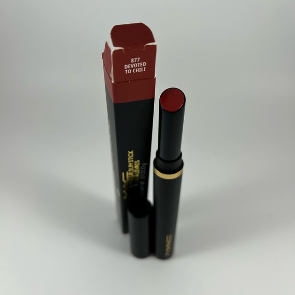 Mac Powder Kiss Velvet Blur Slim Lipstick - 877 Devoted To Chili - New in Box! - Picture 2 of 2